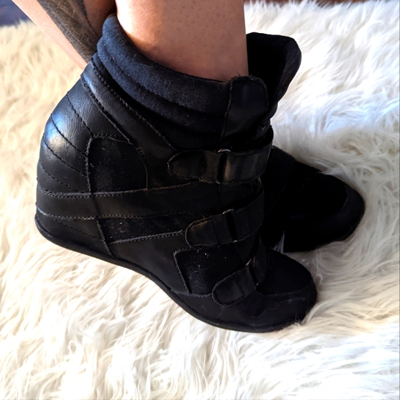 Women's Booties - Picture 6 of 12